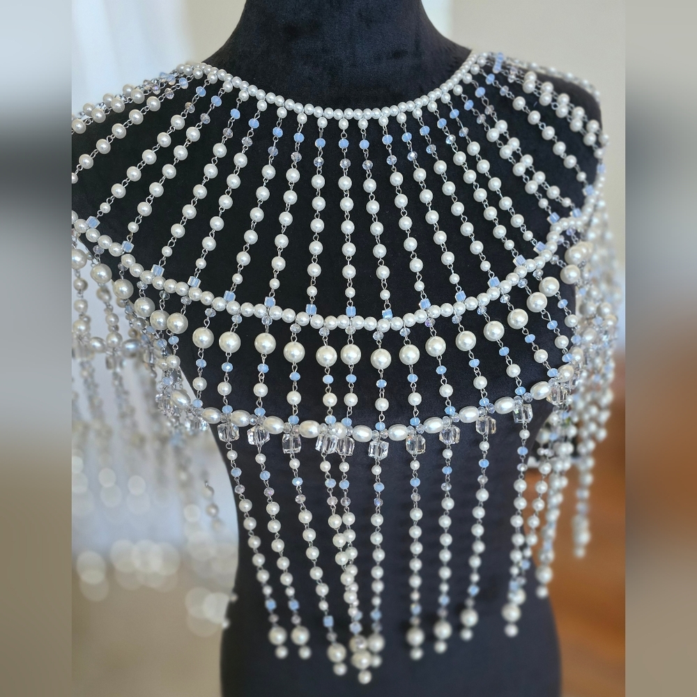 Elegant Pearl and Crystal Women's Necklace Cape Collar